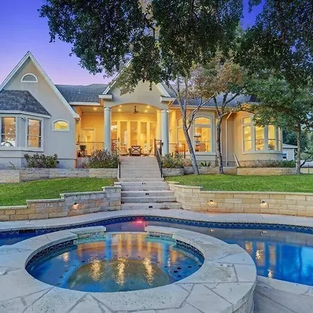 Luxury Lake House W/ Heated Pool & Multiple Spas